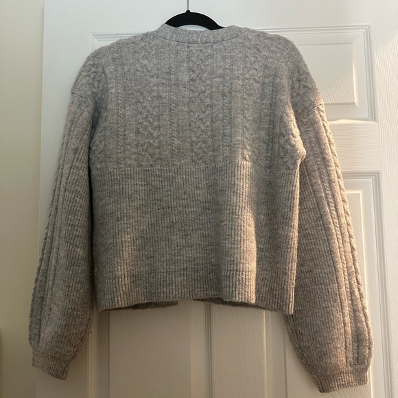 House of Harlow 1960 Cardigan Set - Picture 2 of 5